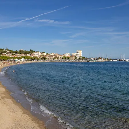 Les Coteaux De La Nartelle-32 By Interhome
